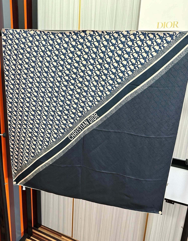 ブランドマフラー着用イメージ